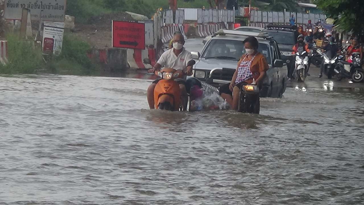 เขื่อนป่าสักฯ เพิ่มการระบาย ทำน้ำเอ่อท่วมชุมชนเขาคูบา-สะพานคลองเพรียว