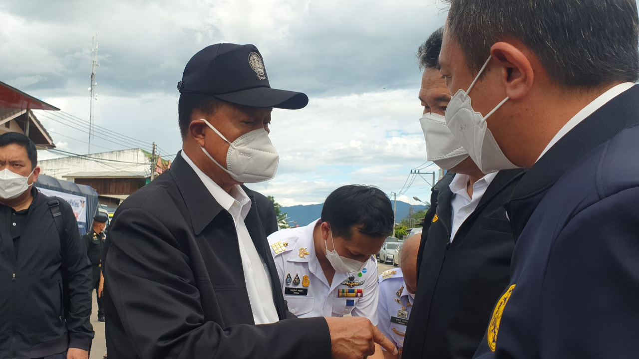 “บิ๊กป๊อก” เสียใจเหตุกราดยิงหนองบัวลำภู พบคนร้ายประวัติไม่ดีถูกสั่งย้าย
