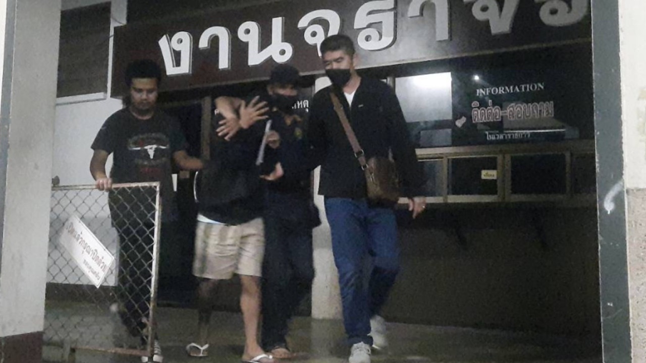ผู้ต้องหาคดียิงโหด “เมี๊ยก โคกพลา” หนุ่มเลี้ยงวัวชน เข้ามอบตัวกลางดึก