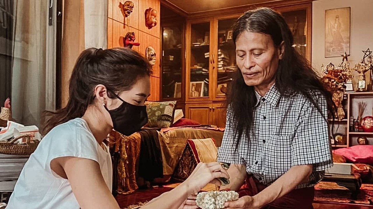 “ยีน เกวลิน” โพสต์เศร้า อาลัย “หม่อมน้อย” บรมครูด้านการแสดง ครั้งสุดท้าย!