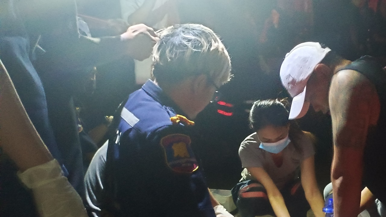 หนุ่มใหญ่เมืองตราดโดนดักยิงหัวหน้าผับ จนท.เร่งช่วยเหลือสุดท้ายเสียชีวิต