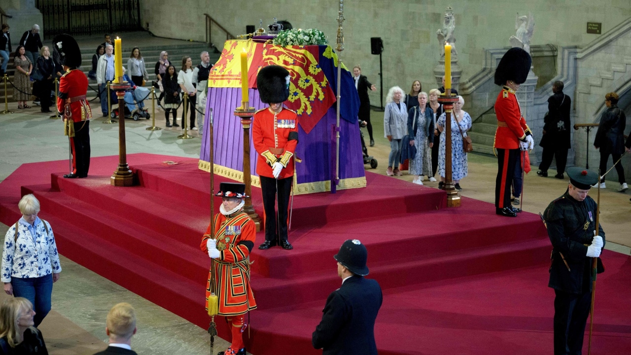 ส่อเค้าตึงเครียด คณะผู้แทนรัฐบาลจีนไม่ได้รับอนุญาตให้ร่วมสักการะควีน