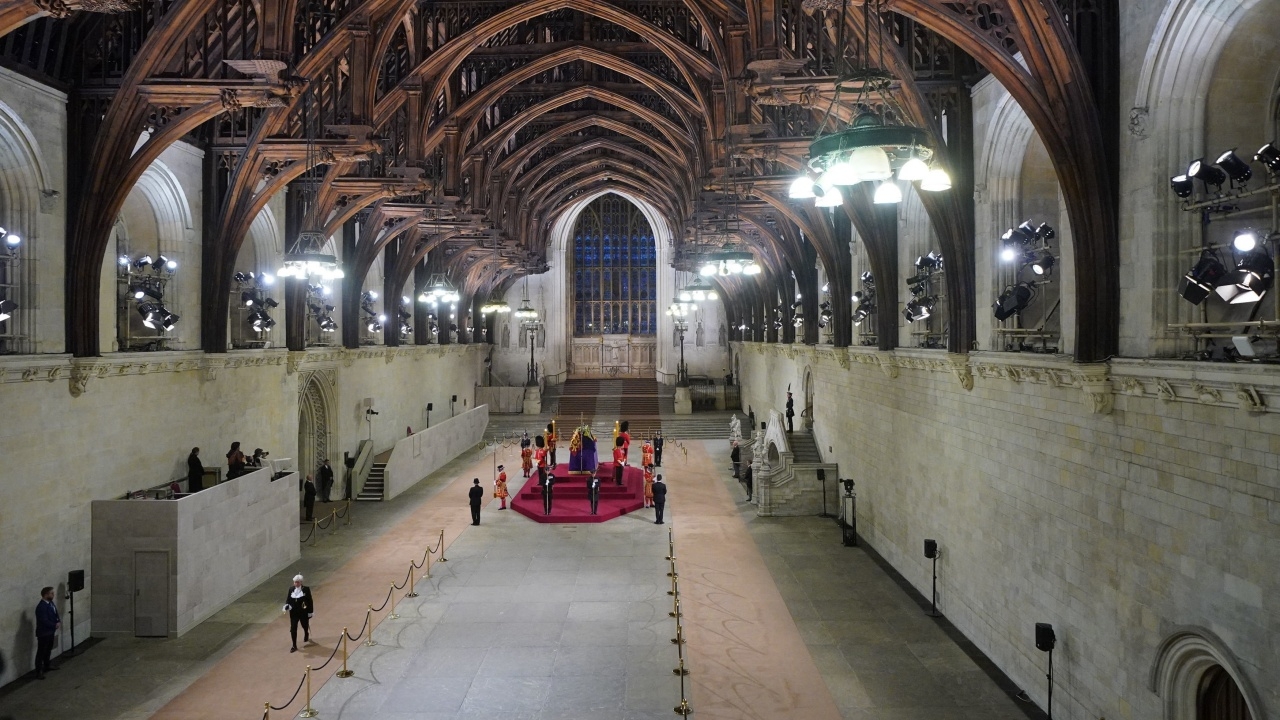 อังกฤษปิดเข้าสักการะ พระบรมศพควีนแล้ว เตรียมเริ่มราชพิธีพระศพวันนี้ 