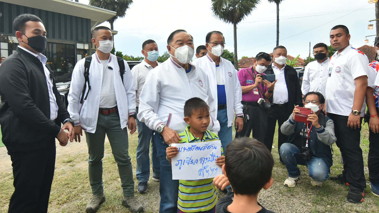 “ชัยวุฒิ” ถามกลับ “บิ๊กป้อม” ใส่ยีนส์เป็นนายกฯ ได้เลยเหรอ ยันไม่เกี่ยวการเมือง