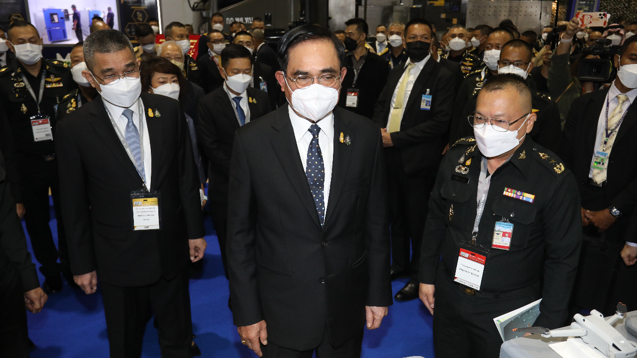 ทีมกฎหมาย "บิ๊กตู่" ไม่กังวล ปมนายกฯ ครบ 8 ปี ยัน "ประยุทธ์" เคารพศาล