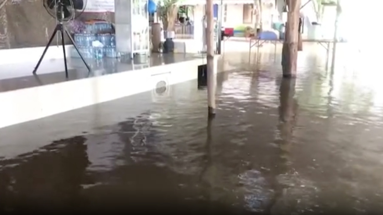 พิมายอ่วม ลำน้ำมูล ทะลักท่วมวัดและชุมชน ปภ.เตือนชาวบ้าน-ย้ายของขึ้นที่สูง