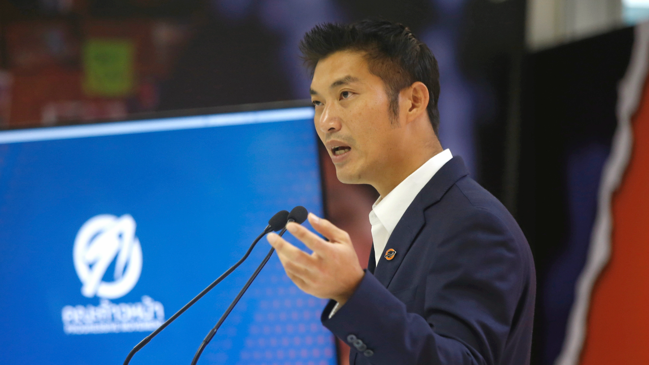 ธนาธร ปัดเอี่ยวก้าวไกลเปลี่ยนว่าที่ผู้สมัคร ส.ส.บางนา ย้อนเล่าถึงสมเกียรติ