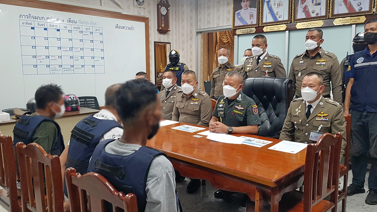 จับคาด่านแก๊งค้าอาวุธข้ามชาติ กระบะขน “ระเบิด-กระสุน” ลุยขุดรากถอนโคนตัวการ