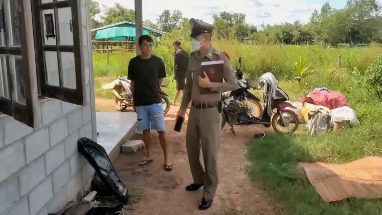 พี่โมโหทุบหัวน้องดับ หลังให้เงินแม่ 100 ซื้อกับข้าว แต่มายืมซื้อเหล้า