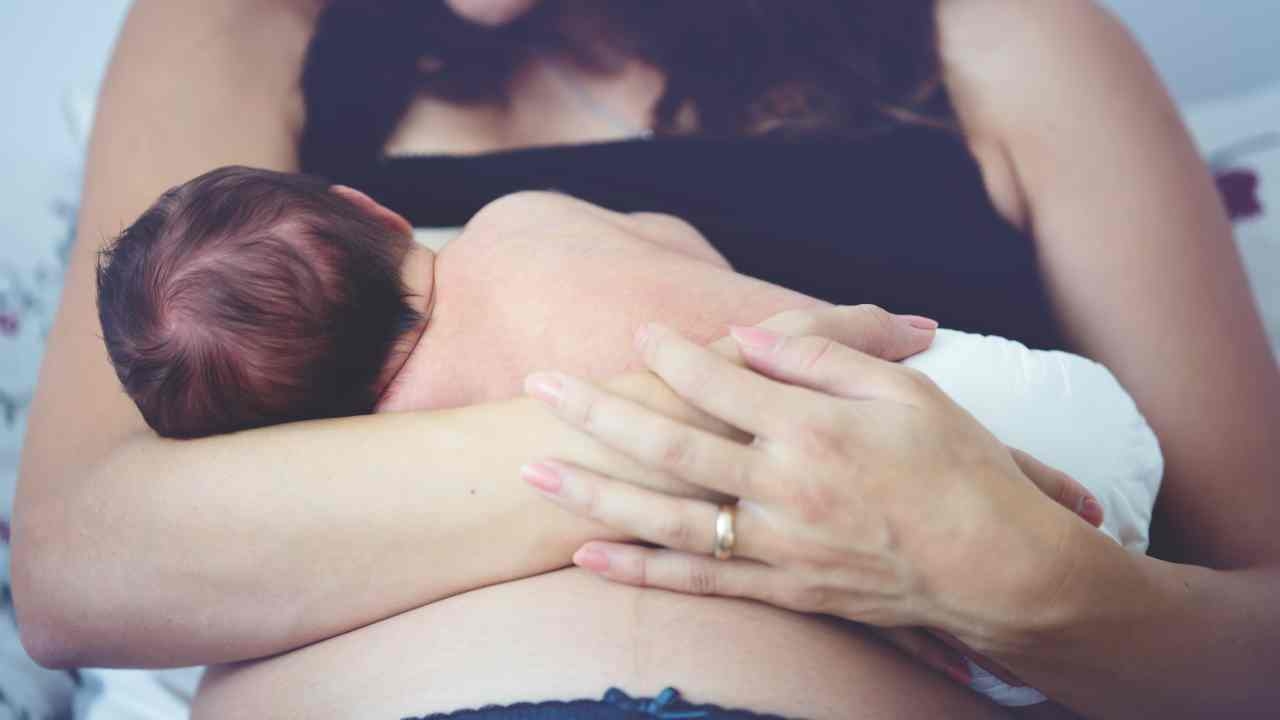 หมอคลายข้อสงสัย ทำไมแม่หลังคลอดยังอ้วน ทั้งๆ ที่ลูกออกมาแล้ว แนะวิธีลดสุดเบสิก