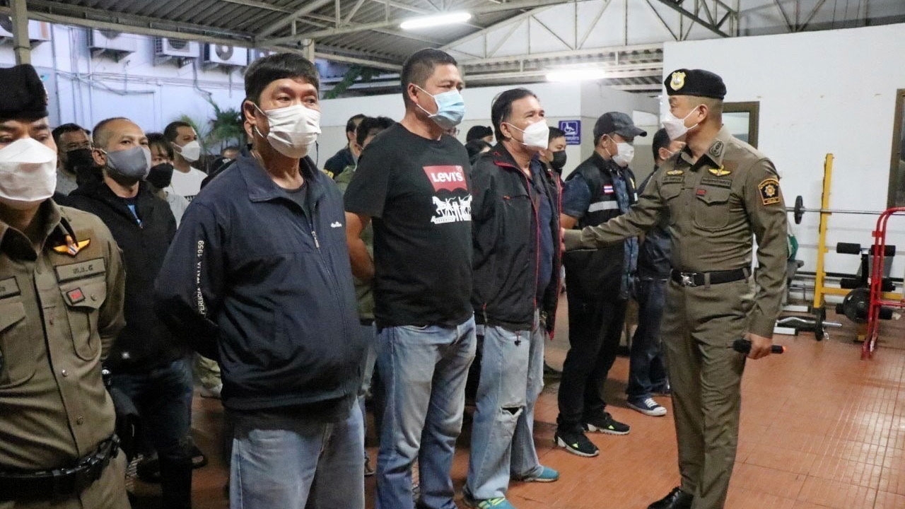 “น.1” นำทีมบุกค้นจับอาชีวะ ยิงถล่มงานแต่งคู่อริต่างสถาบัน