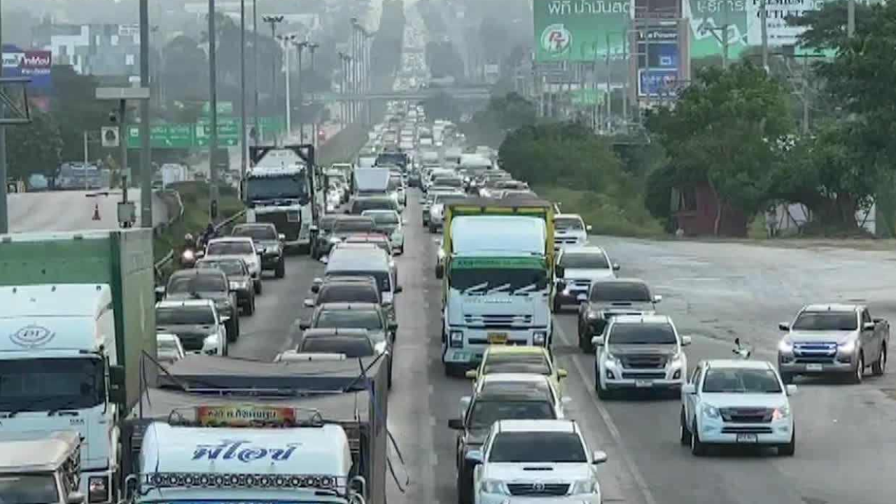 เช้าวันทำงาน รถบนถนนมิตรภาพ ยังแน่นติดหนึบ คาดบ่ายจะเบาบาง