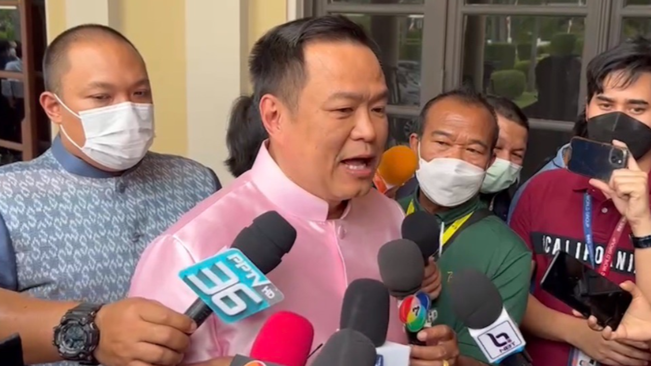 “อนุทิน” ปัด ภูมิใจไทย ดีลทุกพรรค ไร้จับมือ 3 พรรค ดัน “บิ๊กป้อม” นายกฯ 