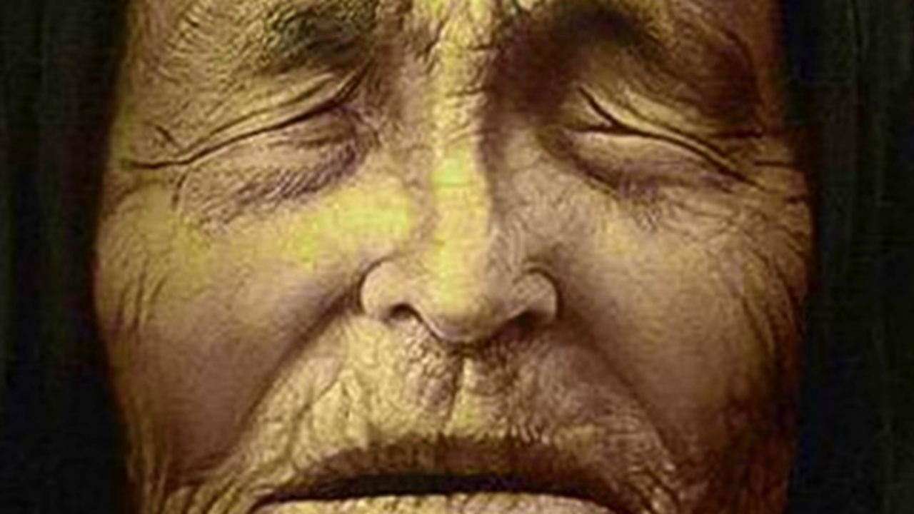เปิดคำทำนายหมอดูตาบอดคนดัง ชะตาโลกปี 2023 อาจเจอ 'สึนามิพายุสุริยะ' 