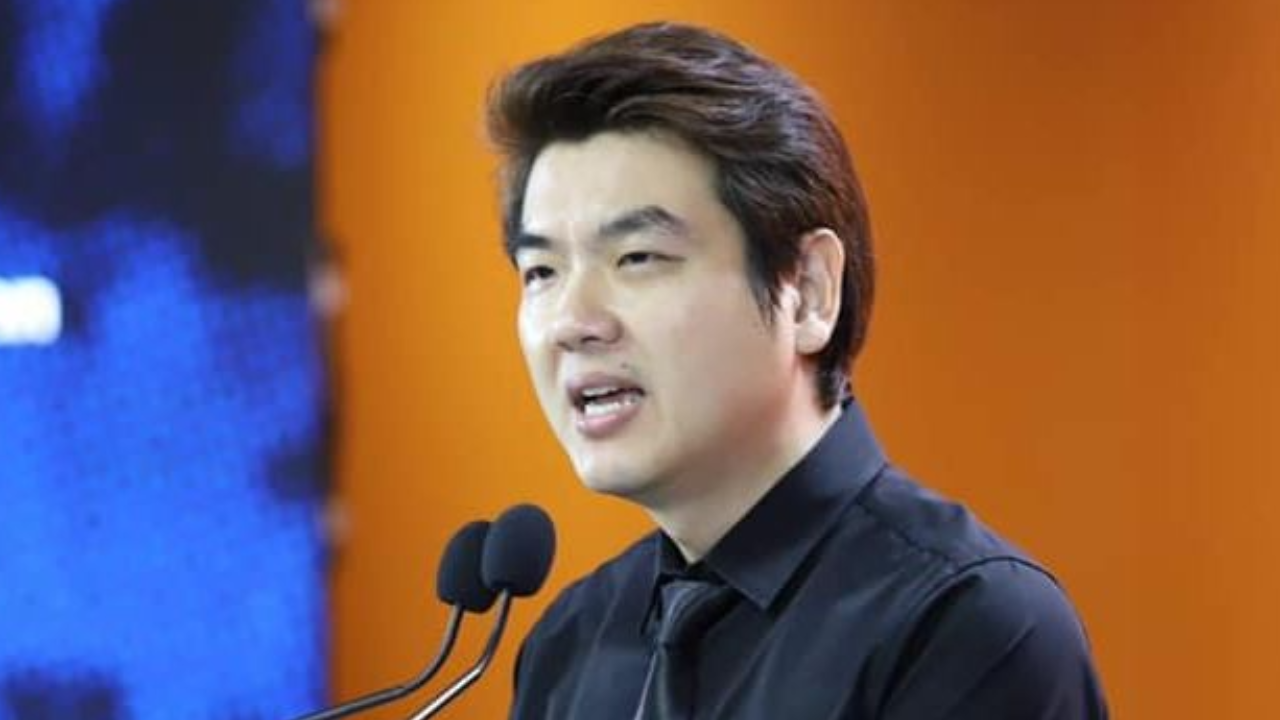 "ปิยบุตร" ชี้ การเมืองปี 65 แสดงพิษร้าย รธน.60 ซัด นึกแต่กีดกัน "ทักษิณ"