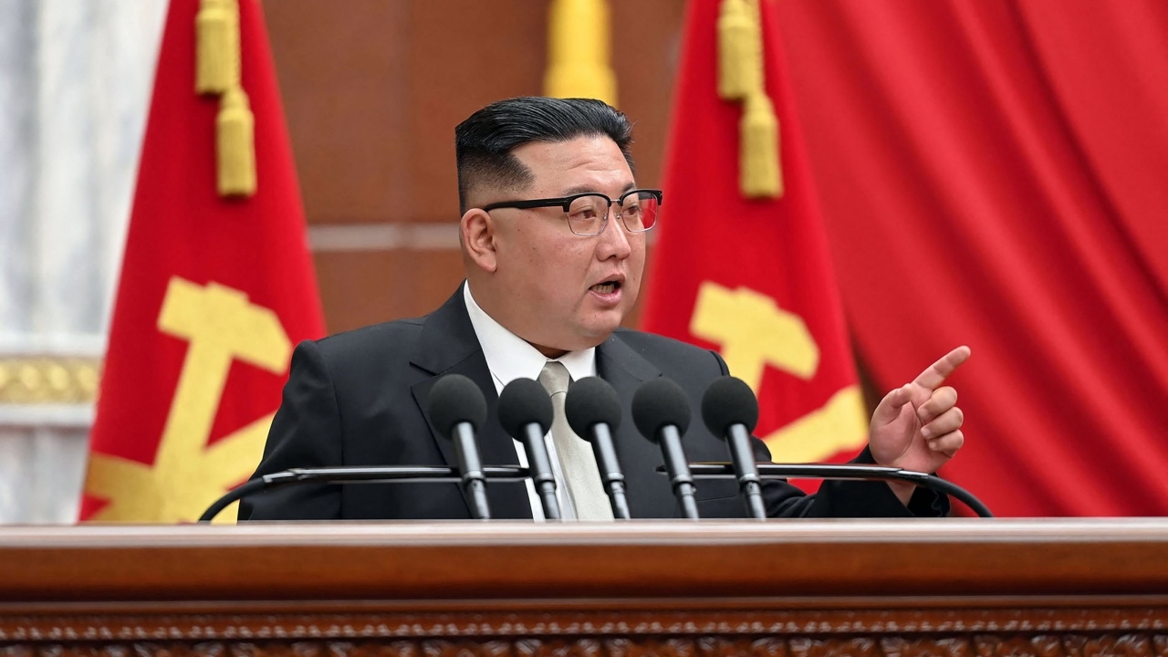 “คิมจองอึน” สั่งเร่งพัฒนาขีปนาวุธข้ามทวีป-ขยายคลังแสงนิวเคลียร์