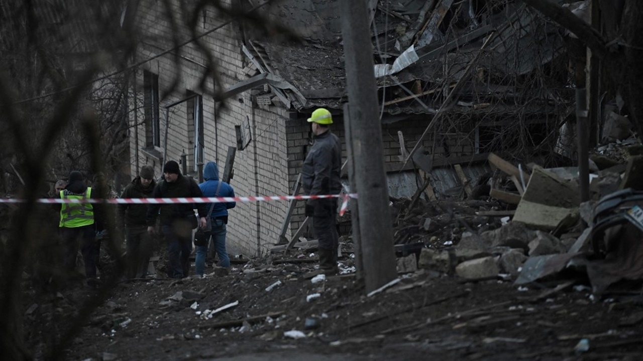 รัสเซียยิงมิสไซล์ระลอกใหม่ ถล่มยูเครนส่งท้ายปี ตาย 1 ศพในกรุงเคียฟ