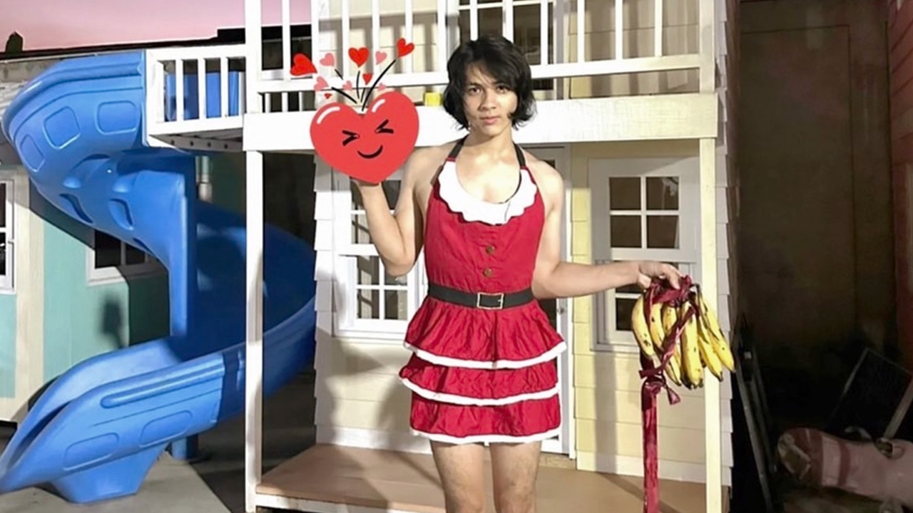 แน็ก ชาลี สุดปั่น บอกขอโทษนะคะ ที่หุ่นดีและขาสวยกว่าใครหลายคน