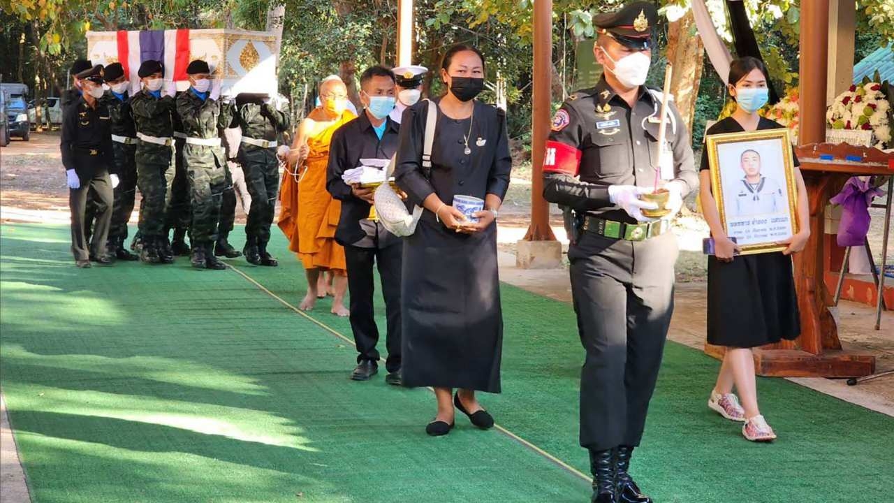 ศพพลทหารจำลอง แสนแก ถึงขอนแก่น พ่อแม่ภูมิใจลูกตายสมศักดิ์ศรีชายชาติทหาร