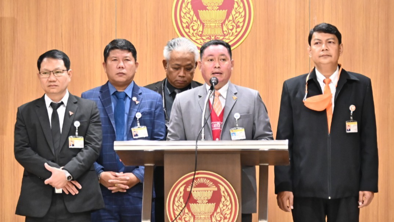 ก้าวไกลจี้ “วราวุธ” จะปฏิเสธอย่างไรว่าไม่มีการรับส่วย หลังอธิบดีฉาวถูกรวบ