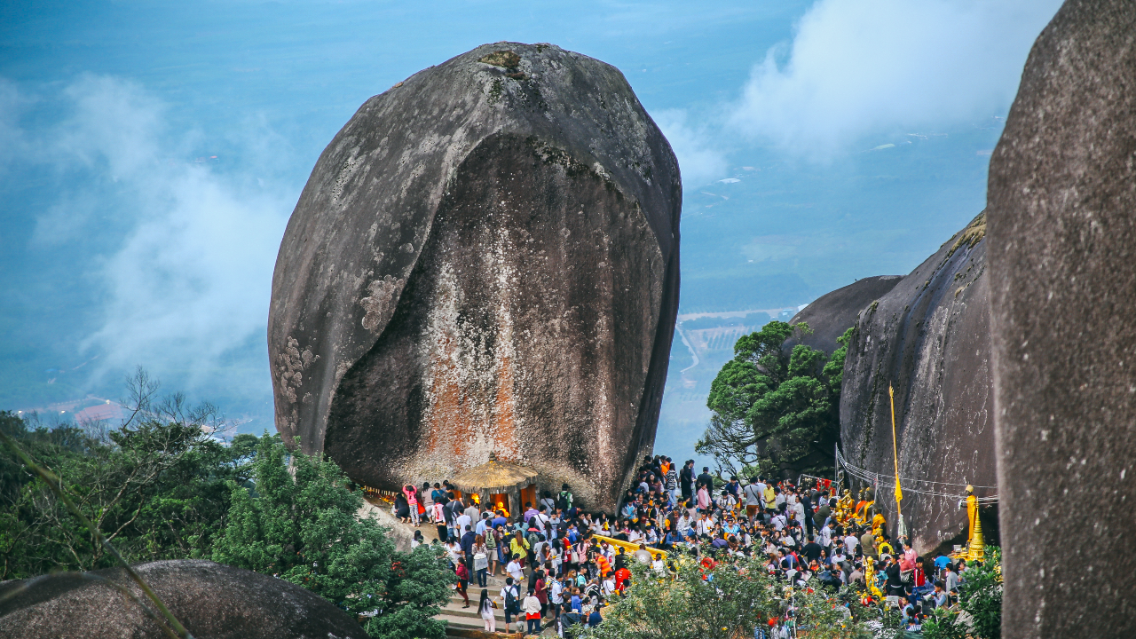 บขส. เปิดจองตั๋วสักการะ "รอยพระพุทธบาทเขาคิชฌกูฏ" 2566