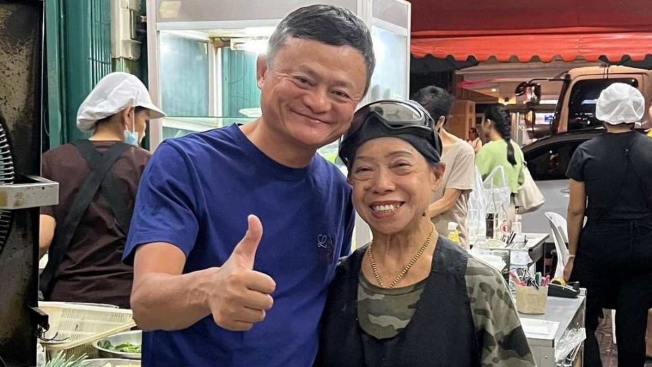 แจ็ค หม่า มาไทย ดูมวย กินข้าวร้านเจ๊ไฝ เจอผู้บริหารซีพี หลังอาลีบาบาลุยอีอีซี