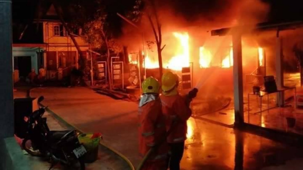 ไฟไหม้วัดดอนมูลที่น่าน เผาศาลาอเนกประสงค์ 2 ชั้นวอด เสียหายกว่า 7.5 ล้าน