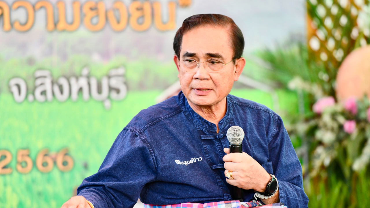 แจงแทน “ลุงตู่” ปัดฉุนสื่อถามคดี “ตู้ห่าว” โยงหลานชาย บอกหยุดให้สัมภาษณ์แล้ว