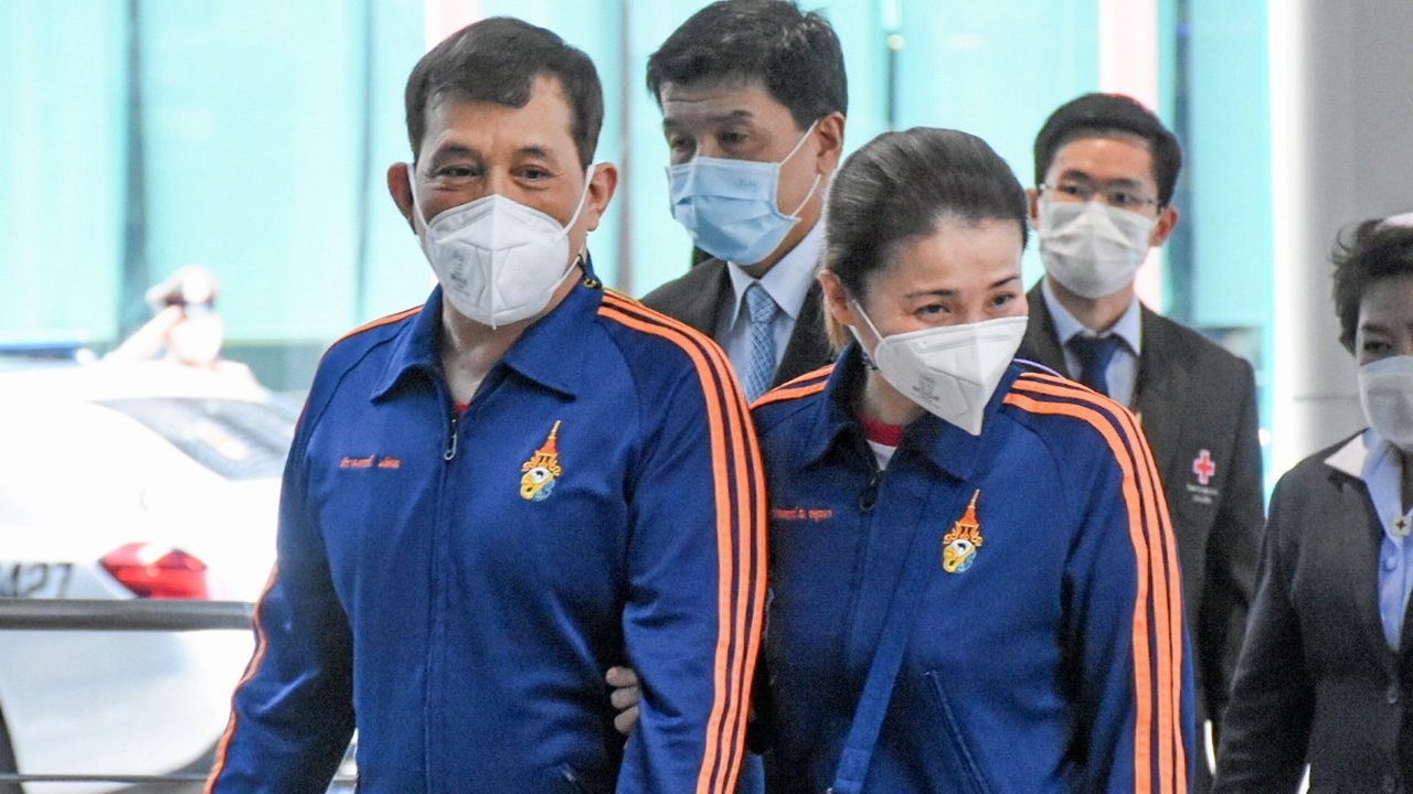 ในหลวง-พระราชินี เสด็จฯ ทรงเยี่ยม พระองค์ภา