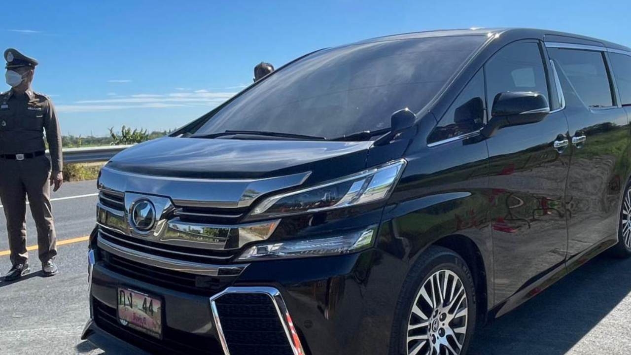 "ลุงตู่" ลุย จ.สิงห์บุรี คอหวยไม่พลาด "เลขเด็ด" ทะเบียนรถนายกฯ ลุ้นโชค 17/1/66 