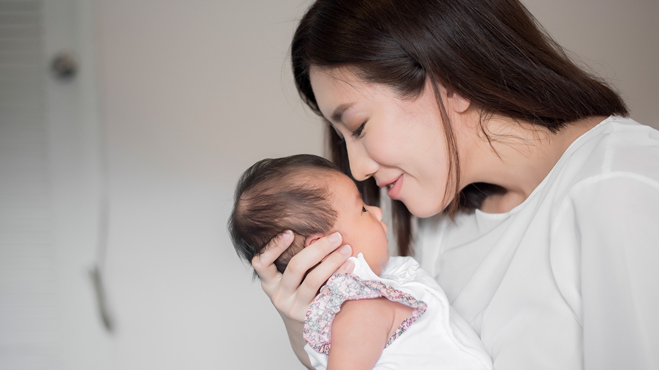 "ฝันว่าได้อุ้มเด็กทารก" ความหมายและเลขเด็ด มีโชค ลางดีหรือลางร้ายกันแน่