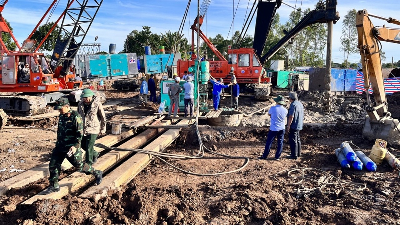 สลด เด็กเวียดนามตกท่อลึก 35 ม. เสียชีวิตแล้ว หลังพยายามช่วยกว่า 100 ชม.