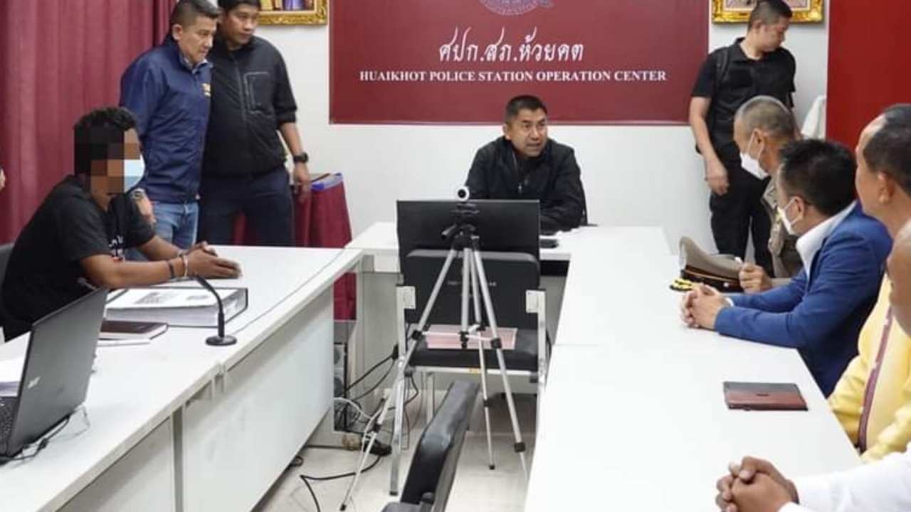 รวบปลัดอําเภอคนอิทธิพล ขัดแย้งประมูลงาน ร่วมสมุนเผาเสาไฟ