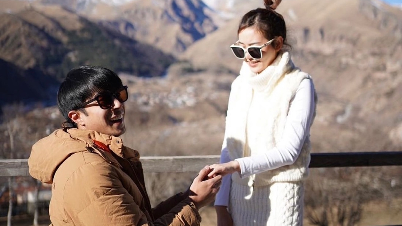 สุกงอม ไต้ฝุ่น ฉลองรักมาราธอน 10 ปี คุกเข่าเซอร์ไพรส์ขอแฟนสาวแต่งงาน