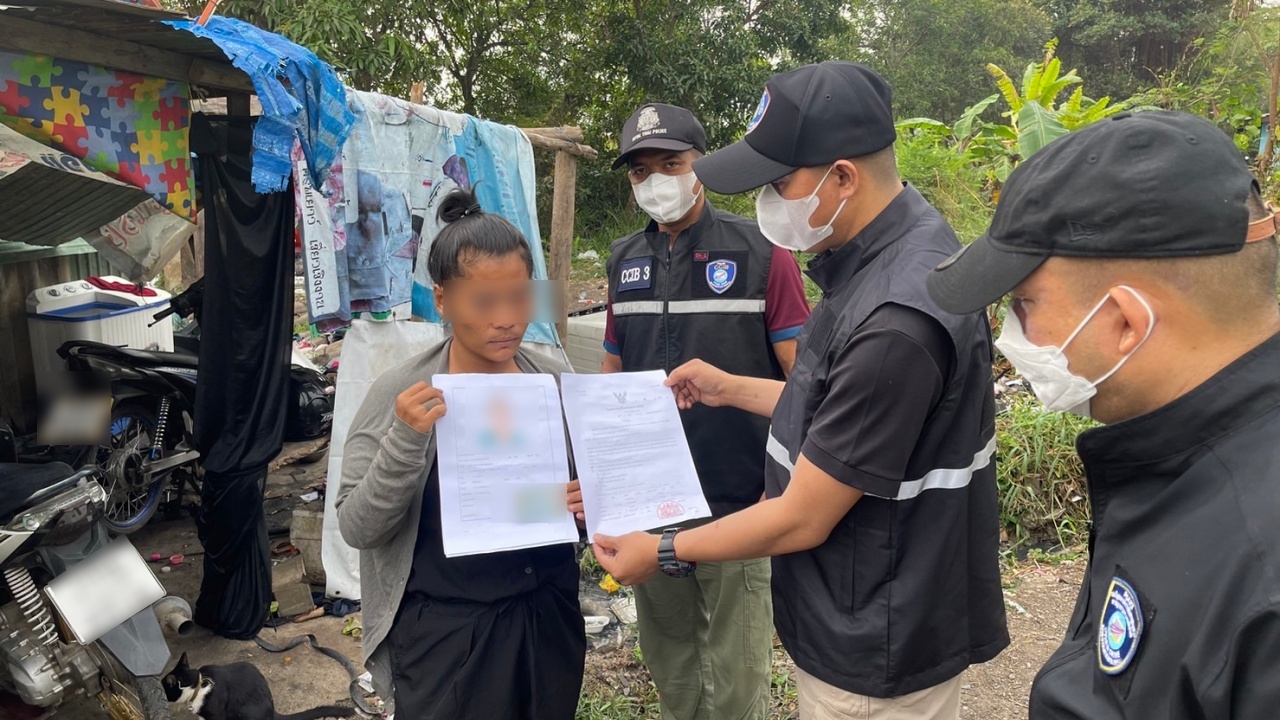 จับแล้วสาวรับจ้างเปิดบัญชีม้าให้แก๊งหลอกเด็ก ม.3 ลงทุน-จนเครียดคิดสั้น