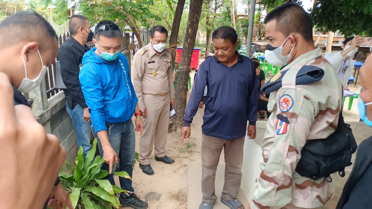 2 ผัวเมียเมากรึ่ม ตีกันกลางงานศพ เมียสู้ไม่ไหวชักปืนยิงโดนแขกเจ็บ 3 ราย