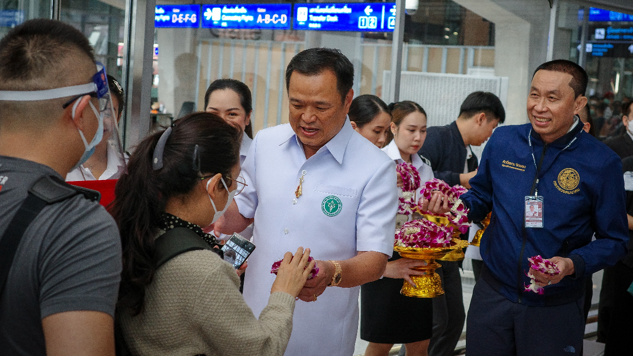 "อนุทิน" ตอบปม ปลดหน้ากากอนามัย รับนักท่องเที่ยวจีน มั่นใจในวัคซีน