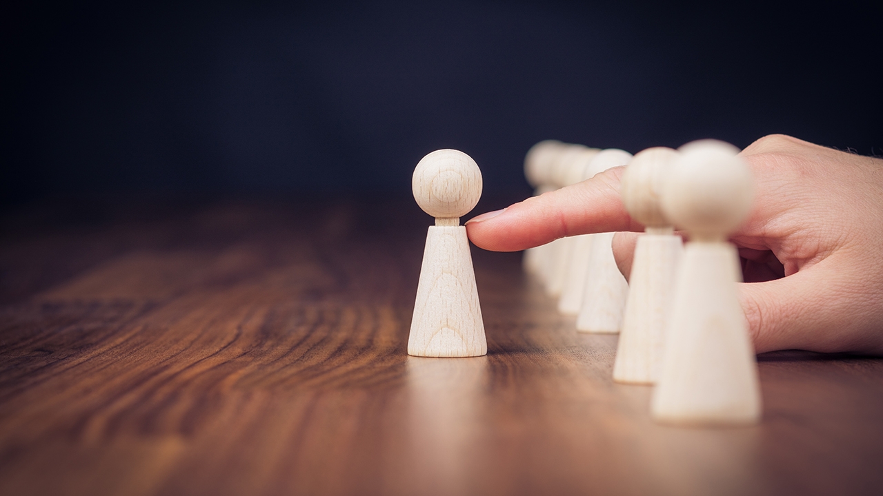 มันนี่ โพลิติก จุดอ่อนทางการเมือง