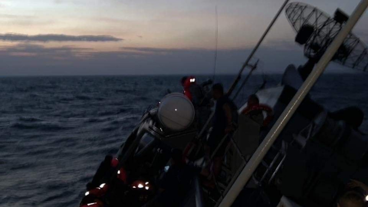 น้ำทะลักเข้า "เรือหลวงสุโขทัย" ล่าสุด "ลูกเรือ" ทำการสละเรือแล้ว