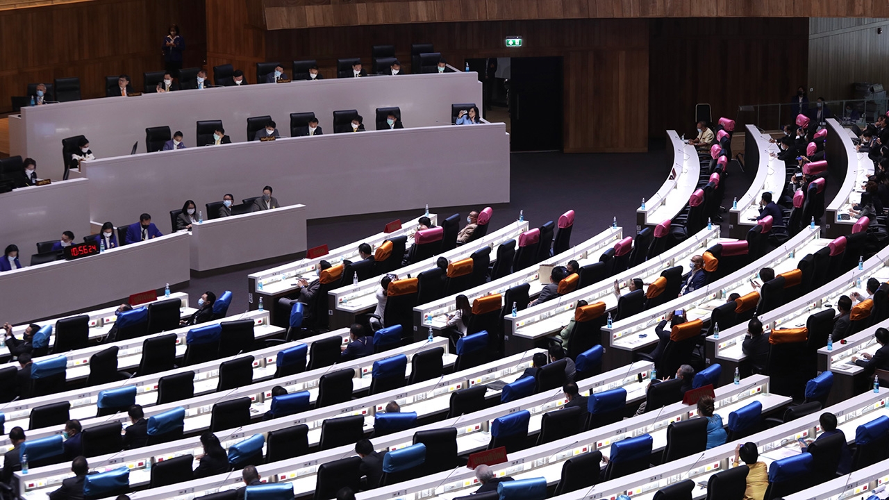 ภาพสะท้อนฝ่ายนิติบัญญัติ “ยุคตู่”