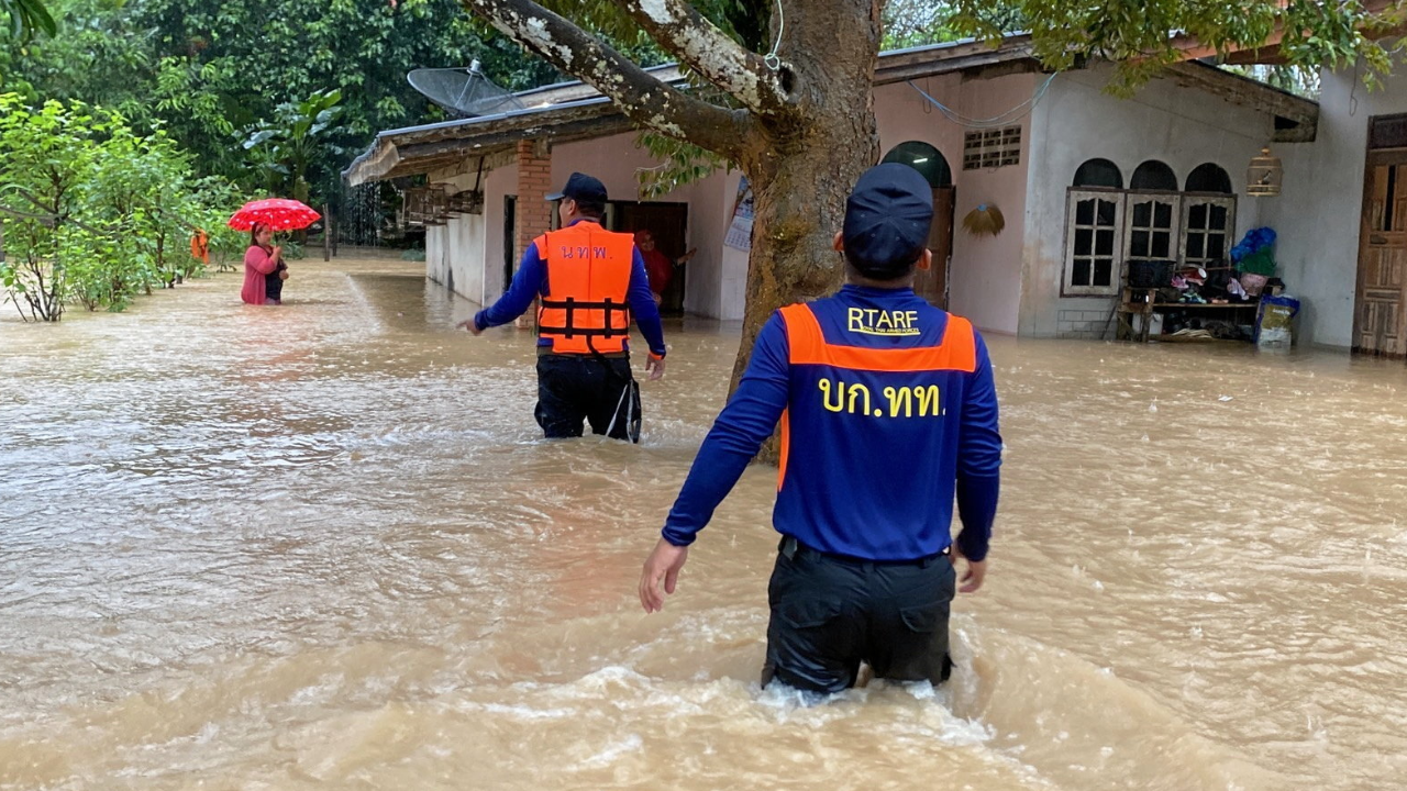 “บิ๊กตู่” สั่งทุกหน่วยงานช่วยเหลือน้ำท่วมภาคใต้ เร่งเยียวยาอย่างทั่วถึง