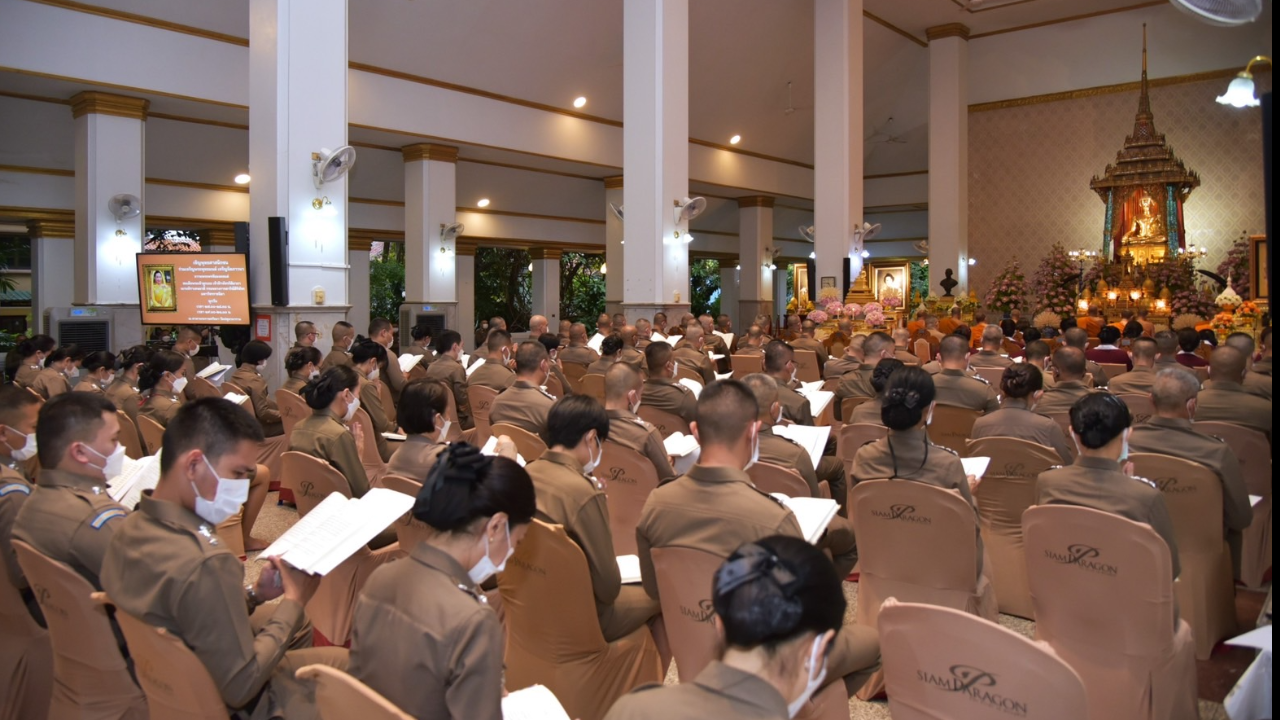 ผบ.ตร.นำข้าราชการตำรวจ สวดมนต์ถวายเป็นพระราชกุศลแด่พระองค์ภา