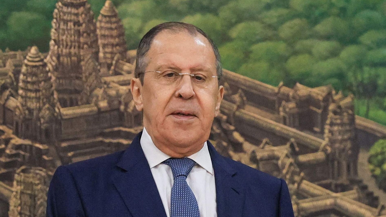 เซอร์เก ลาฟรอฟ รมว.ต่างประเทศรัสเซีย ย้ำใช้กองทัพบีบยูเครน