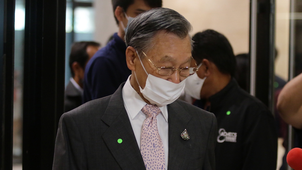 "ชวน ซวนเซ" 3 วันหนี 4 วันล่ม สื่อจิกฉายาสภาไทย ตบหน้าวุฒิฯ "ตรา ป."