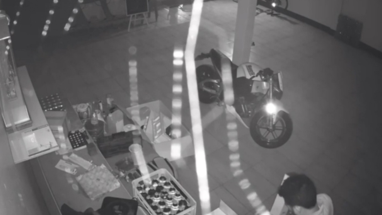 โจรขโมยเหล้า 3 ขวด เมินบิ๊กไบค์-เสือภูเขา เจ้าของสงสัยเอาไปฉลองปีใหม่