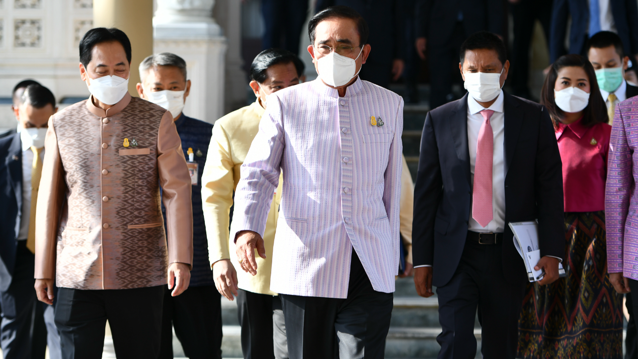 นายกฯ ปัด ตอบคำถาม เรื่องการเมือง หลังประชุม ครม.นัดส่งท้าย ปี 2565