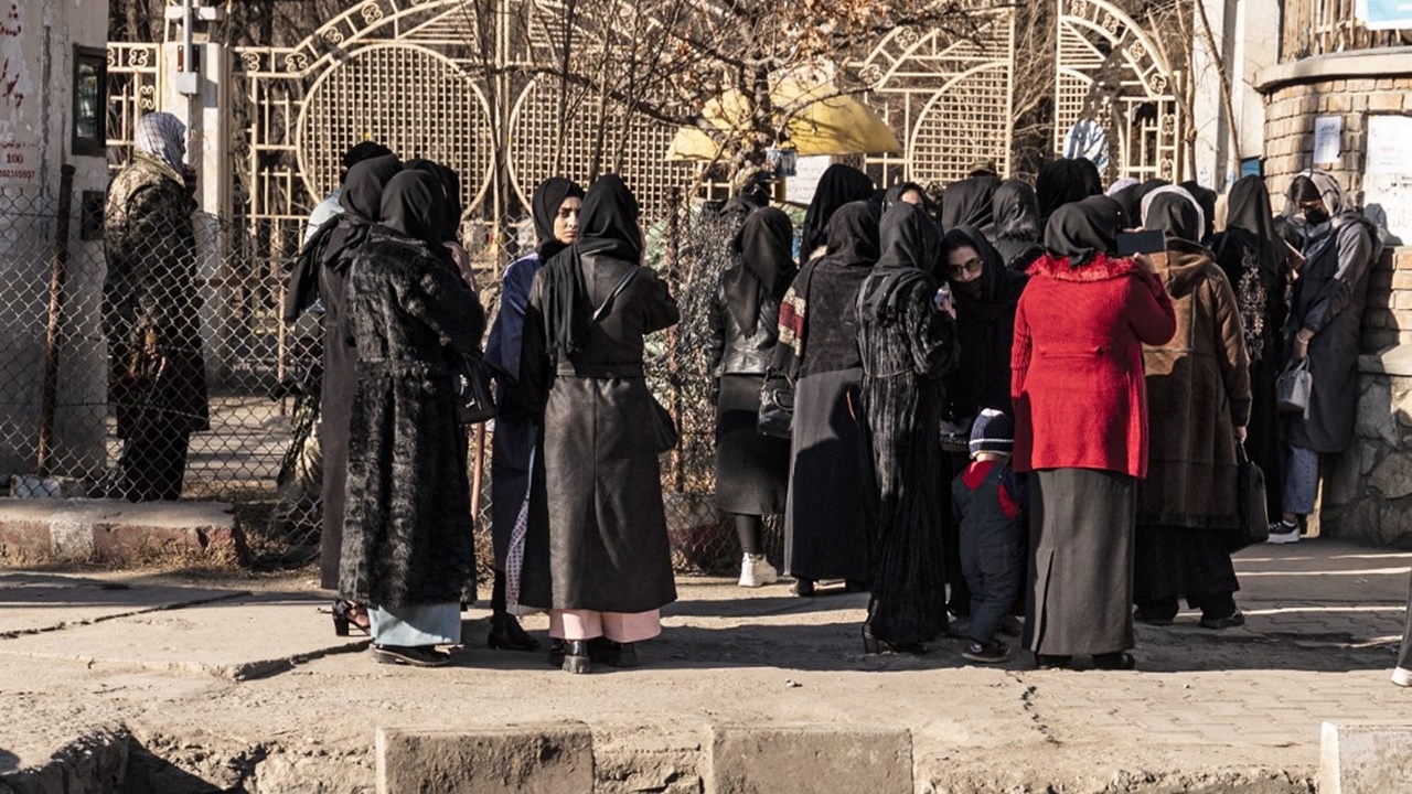 แบนไม่หยุด รัฐบาลตาลีบันสั่งห้ามผู้หญิงอัฟกันทำงานให้องค์กร NGO