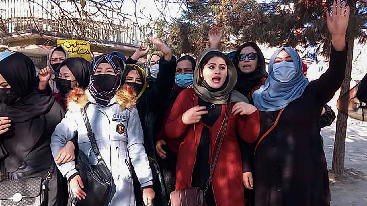 ตาลีบันจับกุมผู้ประท้วงห้ามผู้หญิงเรียนมหาวิทยาลัย