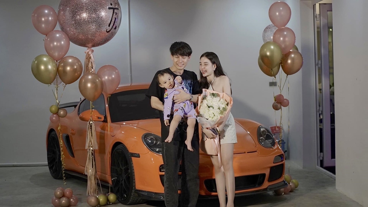 ครูเต้ย อภิวัฒน์ ทุ่มเต็มกำลัง เปย์รถหรูให้ ขนม ขับพาลูกสาวไปเที่ยว 