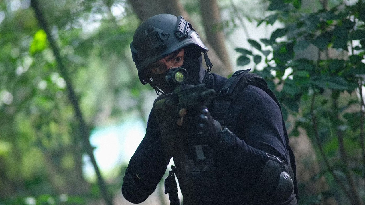 หลุยส์ จับคู่ การ์ตูน นำทีมบู๊มันสนั่นจอ ในละคร "ขวางทางปืน" เริ่ม 28 ธ.ค. นี้